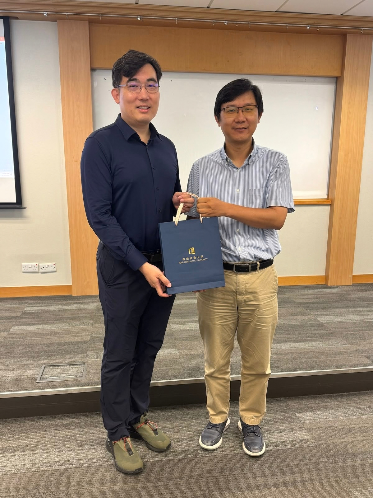 Prof. Chong LIU